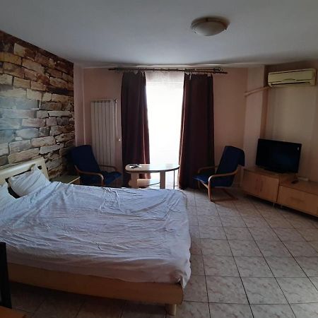 Old Town New Spacious Apartment Bukarest Kültér fotó