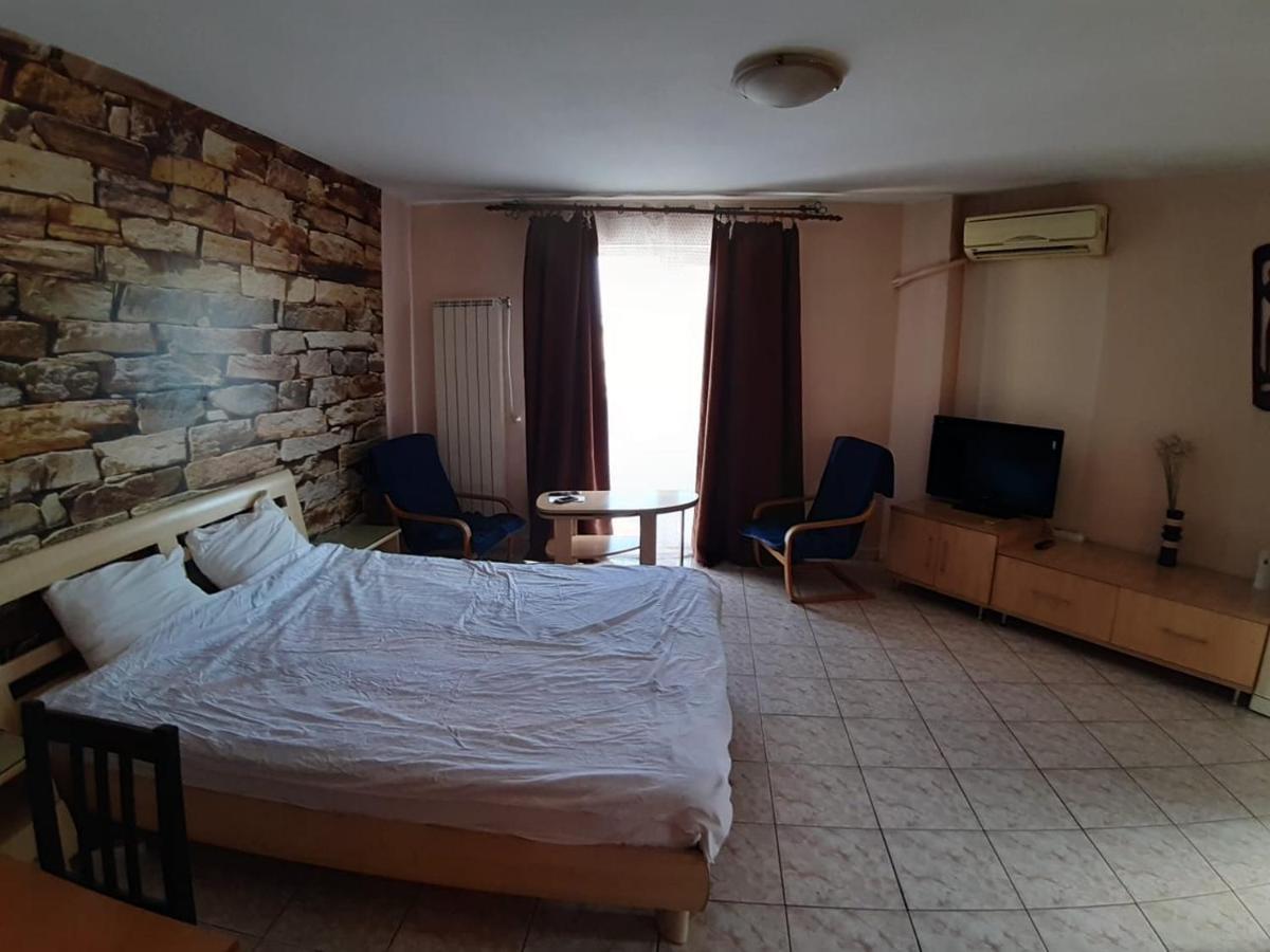 Old Town New Spacious Apartment Bukarest Kültér fotó